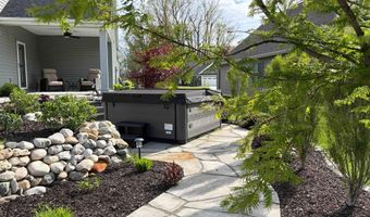 1816 Golfview Dr, Auburn, IN 46706