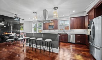9715 SINGLETON Dr, Bethesda, MD 20817