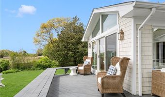 45 Meadowbrook Dr, Barrington, RI 02806