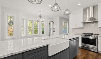 15 Parsons Way, Avon, CT 06001
