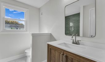 35 Bayside Ave, Barnegat, NJ 08005