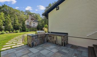 11013 RIVERWOOD Dr, Potomac, MD 20854