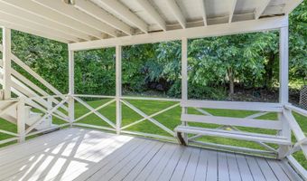 100 Loftus Cir, Bridgeport, CT 06606