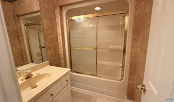 1014 Crestwood Dr, Albertville, AL 35950