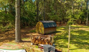 126 Narrow Shore Rd, Aydlett, NC 27916