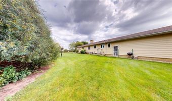 23096 Bluegrass Rd, Albert Lea, MN 56007