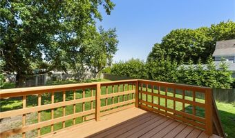94 Ridgewood Rd, Middletown, RI 02842
