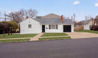 12 Deepdale Pkwy, Albertson, NY 11507