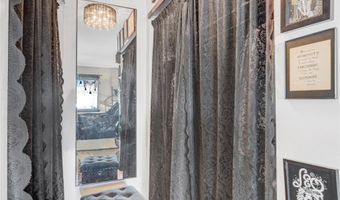 615 Broadway 15, Amityville, NY 11701