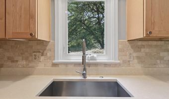 5110 DUVALL Dr, Bethesda, MD 20816