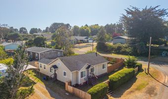 520 5TH St, Bandon, OR 97411