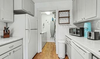 2214 McCall Dr, Ashland, OR 97520
