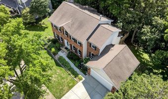 465 Redwood Forest Dr, Ballwin, MO 63021