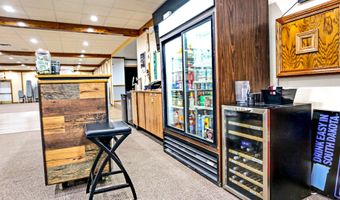 12805 S Shore Dr, Aberdeen, SD 57401