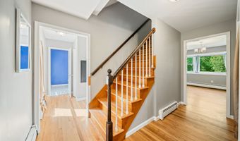 225 Bethmour Rd, Bethany, CT 06524