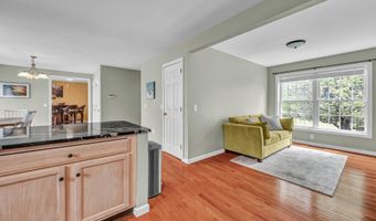 45 Pocono Ln 10, Danbury, CT 06810