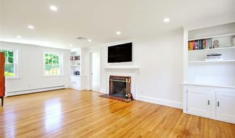 29 Melrose Ave, Barrington, RI 02806