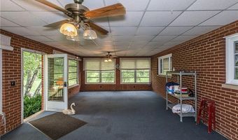 676 E Turkeyfoot Lake Rd, Akron, OH 44319
