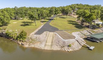 202 RIVERBEND Ln, Bath Springs, TN 38311