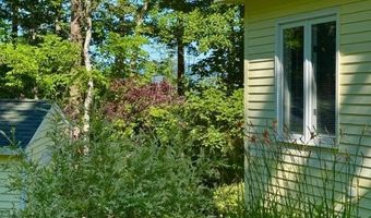 32 Merrill Rd, Campton, NH 03223