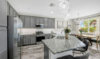 6135 VOYAGERS Pl, Apollo Beach, FL 33572