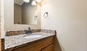704 SW Coventry Cir, Ankeny, IA 50023