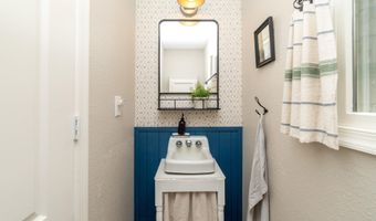 126 Narrow Shore Rd, Aydlett, NC 27916