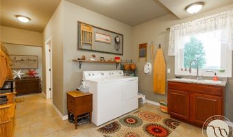 46 Rapelje Rd, Big Timber, MT 59011