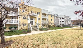 4113 S FOUR MILE RUN Dr #404, Arlington, VA 22204