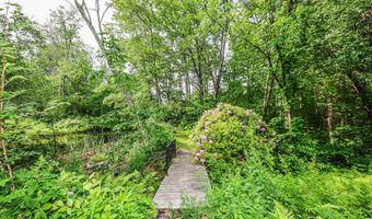 21 Holbrook Rd, Bedford, NH 03110