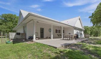 2055 County Road 1370, Alvord, TX 76225