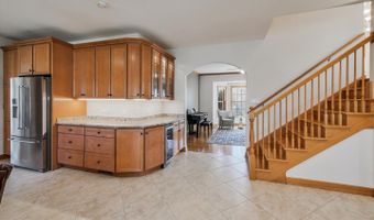 500 E Sherwood Dr, Addison, IL 60101