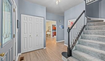 1820 Crofton Dr, Algonquin, IL 60102