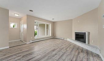 34 Bell St, Bayville, NJ 08721