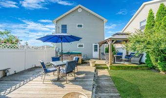 29 North Plz, Amity Harbor, NY 11701