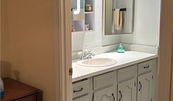 17 Caddy Rock Rd D, North Kingstown, RI 02852