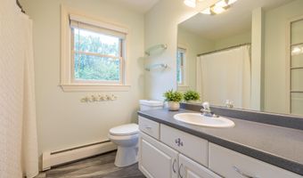 146 Old Sandown Rd, Chester, NH 03036