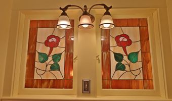 320 S 9TH St, Akron, PA 17501