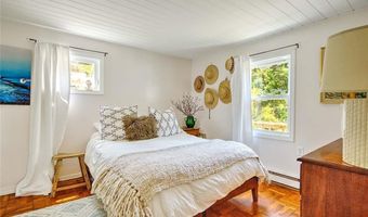33 W Main Rd, Little Compton, RI 02837