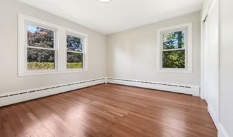 122 James St, Acushnet, MA 02743