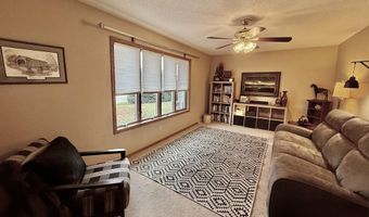 12925 Prairiewood Dr, Aberdeen, SD 57401