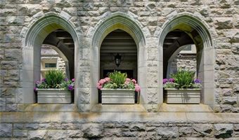 127 Harrison Ave 7, Newport, RI 02840