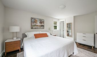 51 Mountain View Dr, Brookfield, CT 06804