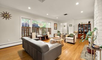 4112 DOWNING St, Annandale, VA 22003