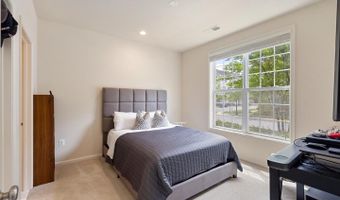 43008 PARIS GAP Sq, Ashburn, VA 20148