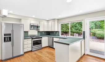 14775 NW OAKHILLS Dr, Beaverton, OR 97006