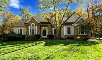 679 Deep Woods Dr, Aurora, OH 44202