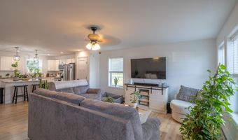 28 Firefly Ln, Bangor, ME 04401