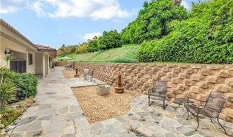 735 Del Valle Dr, Fallbrook, CA 92028