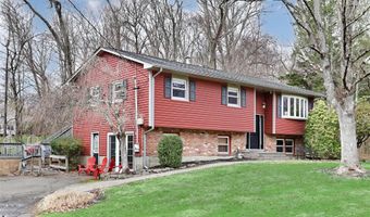 14 Montclair Ave, Airmont, NY 10952